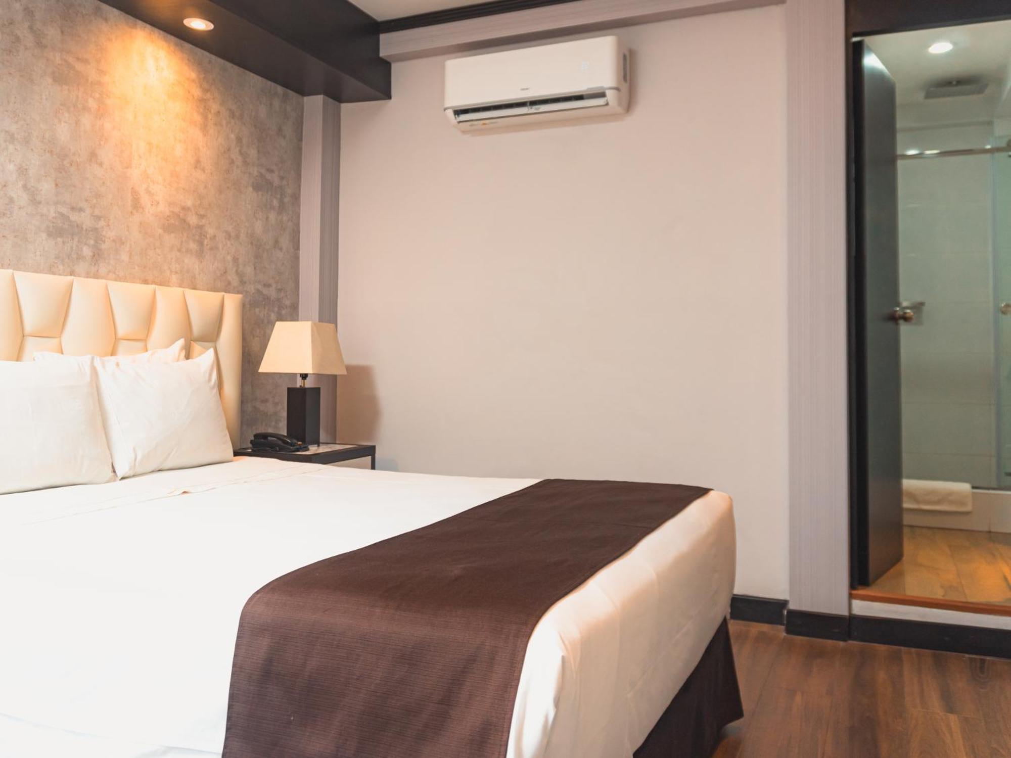 Hotel Ferre Miraflores 3*